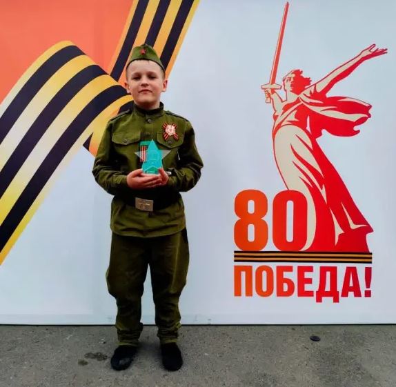 9 мая, в День Победы, в Иркутске состоялось торжественное закрытие IX областного фестиваля детского и юношеского творчества «Весна Победы»..